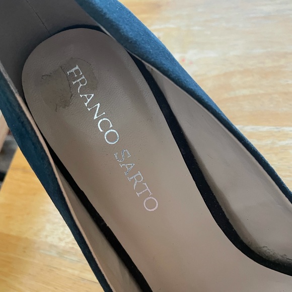 Shoes - Picture 3 of 4